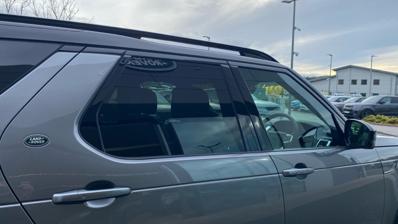 Land Rover Discovery 3.0 D350 Dynamic SE 5dr Auto Diesel Station Wagon